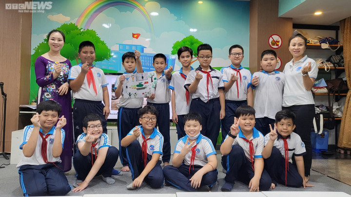 Học sinh tiểu học TP.HCM học lịch sử tại di tích lịch sử - 6