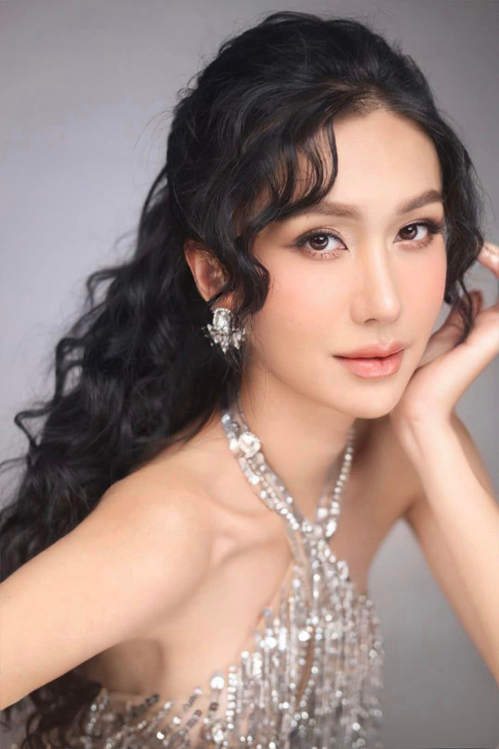 Sao Việt 13/4: Hoà Minzy hội ngộ Mono, Lynk Lee ngày càng đẹp sau chuyển giới - 2