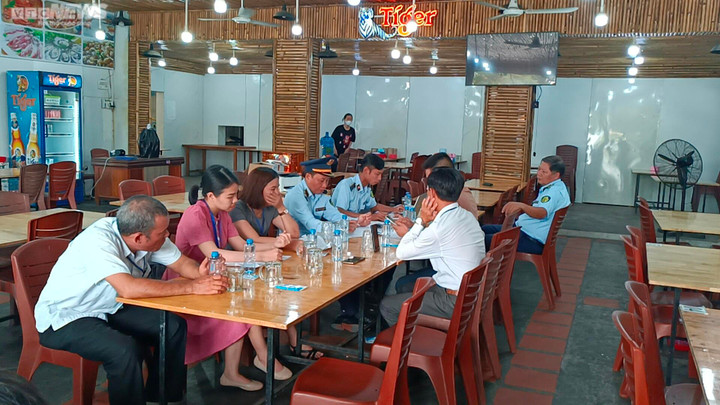 Chủ quán hải sản ở Nha Trang xin lỗi 3 khách Trung Quốc sau vụ bị tố 'chặt chém' - 1