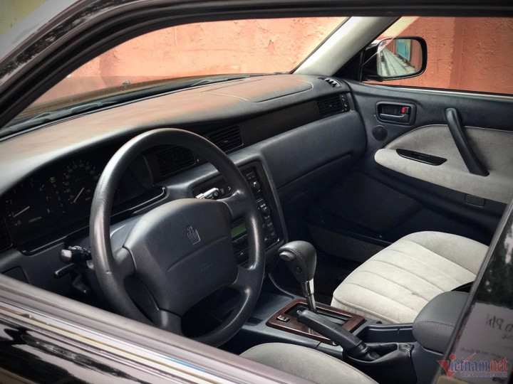 Khó tin xe Toyota Crown 25 năm tuổi vẫn có giá 1,5 tỷ đồng - 6