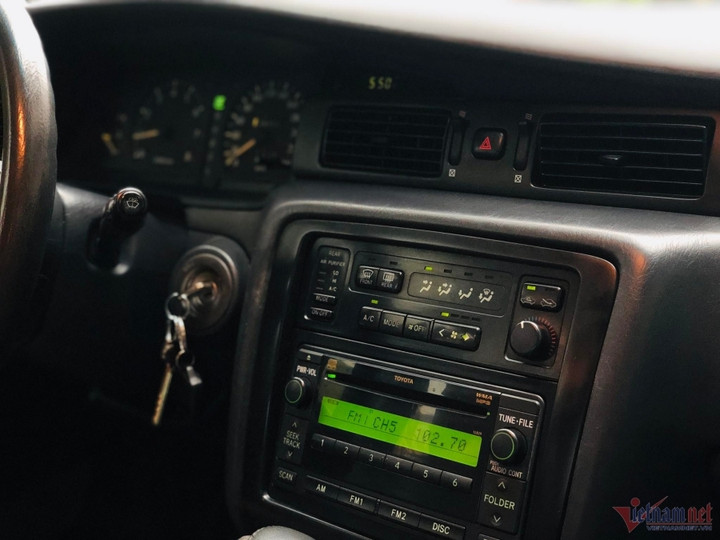 Khó tin xe Toyota Crown 25 năm tuổi vẫn có giá 1,5 tỷ đồng - 8