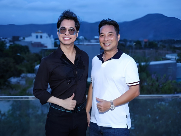 Ca sĩ Ngọc Sơn hãnh diện khi em trai tiến sĩ làm trưởng khoa đại học - 2