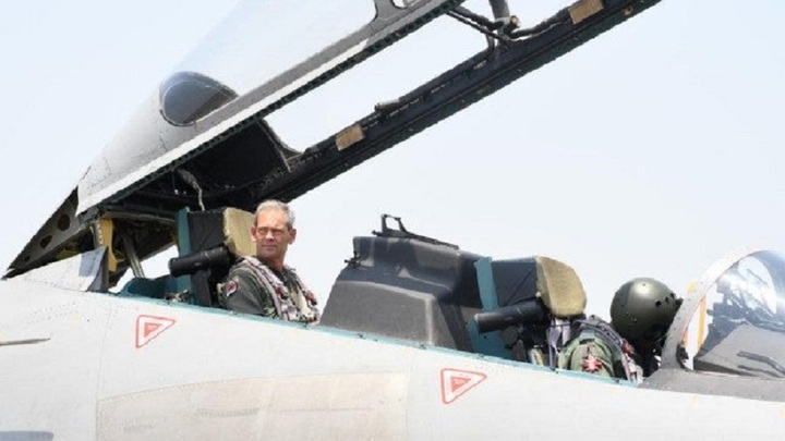 Tướng không quân Mỹ xuất hiện trên tiêm kích Su-30MKI của Ấn Độ - 1