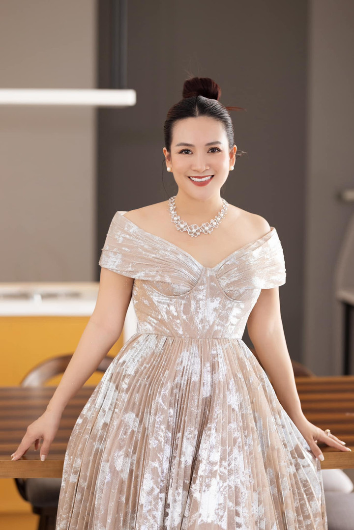 Hôn nhân ngọt ngào 15 năm của MC Bình Minh và vợ doanh nhân - 8