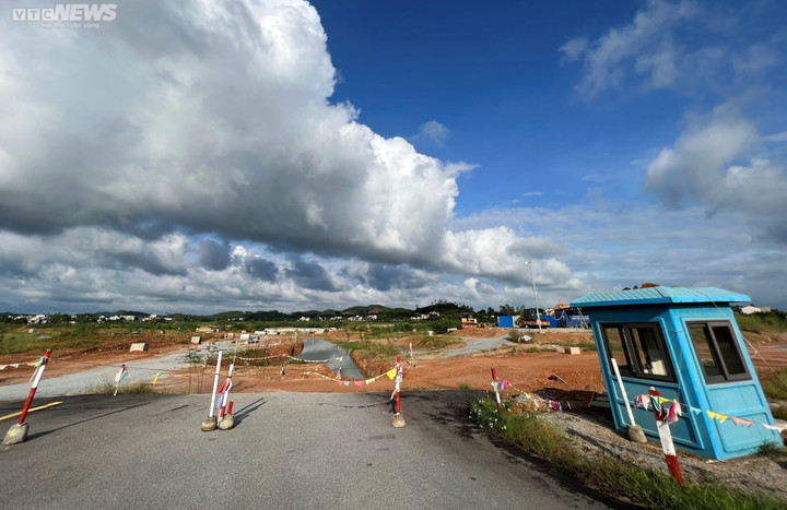 Chiếm hơn 31.000 m2 đất, doanh nghiệp ở Quảng Ngãi bị xử phạt 632 triệu đồng - 1