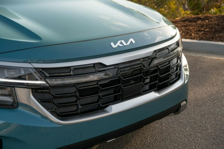 Kia Seltos 2024 tăng giá, có nội thất cao cấp hơn - 14