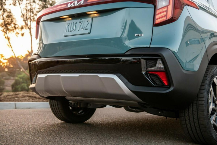 Kia Seltos 2024 tăng giá, có nội thất cao cấp hơn - 17