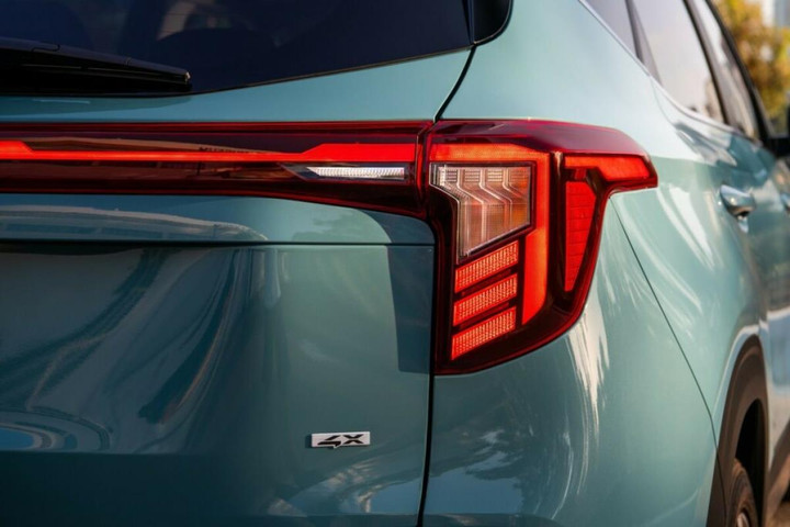 Kia Seltos 2024 tăng giá, có nội thất cao cấp hơn - 16