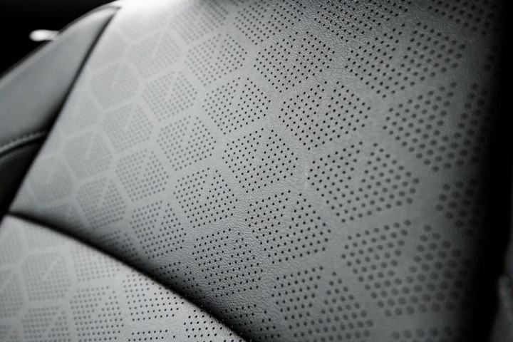 Kia Seltos 2024 tăng giá, có nội thất cao cấp hơn - 20