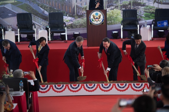 Ông Blinken làm lễ khởi công đại sứ quán 1,2 tỷ USD tại Hà Nội - 2