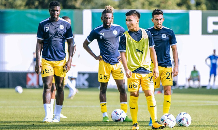 Mức lương bèo bọt 1 tỷ đồng/năm chứng minh Pau FC không coi trọng Quang Hải - 1