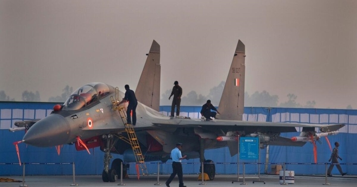 Tướng không quân Mỹ xuất hiện trên tiêm kích Su-30MKI của Ấn Độ  - 2