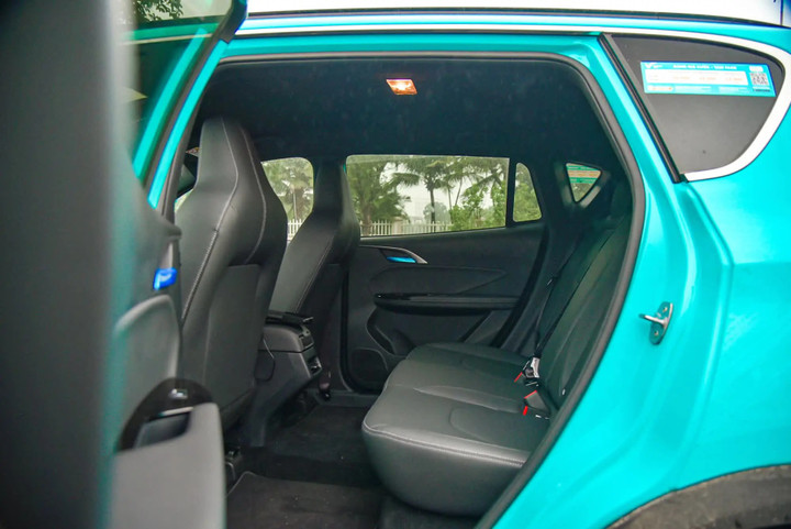 Tài xế Xanh SM tiết lộ: 'Nhận 25% cước, chạy xe VF 8 phải biết tiếng Anh' - 5