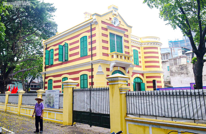 Nhiều người không ưa màu vôi biệt thự Pháp cổ trùng tu, chuyên gia phản biện - 1