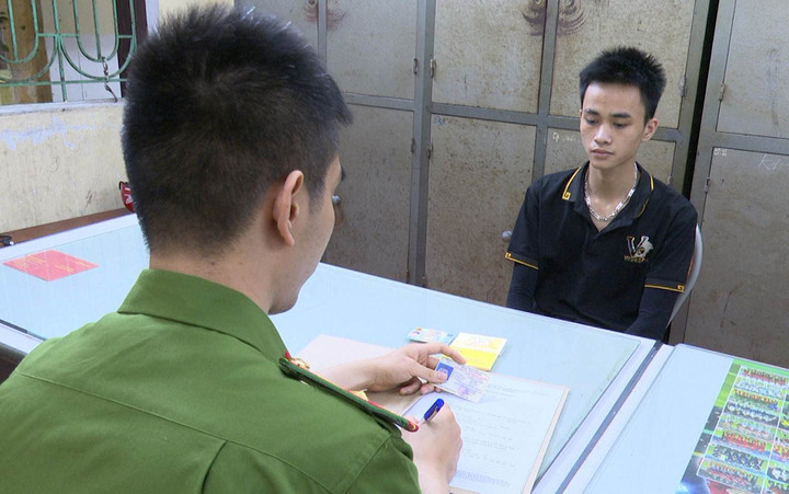 Công an Hải Dương tóm gọn gần 100 quái xế trong đêm - 4