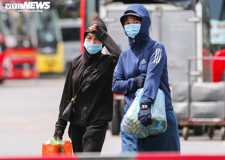 Dự báo thời tiết ngày 17/4: Bắc Bộ, Trung Bộ mưa vài nơi trước khi đón nắng nóng - 1