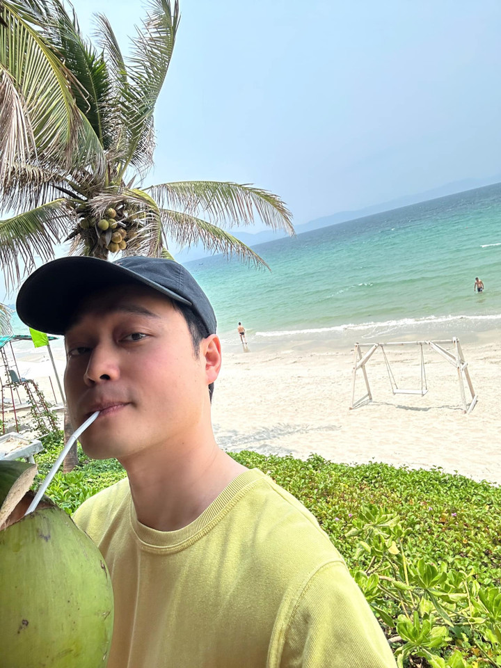 Sao Việt 18/4: Trương Ngọc Ánh khoe mặt mộc, Thu Minh trẻ đẹp bên Tuấn Hưng - 7