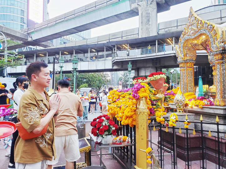 Sao Việt 18/4: Trương Ngọc Ánh khoe mặt mộc, Thu Minh trẻ đẹp bên Tuấn Hưng - 11