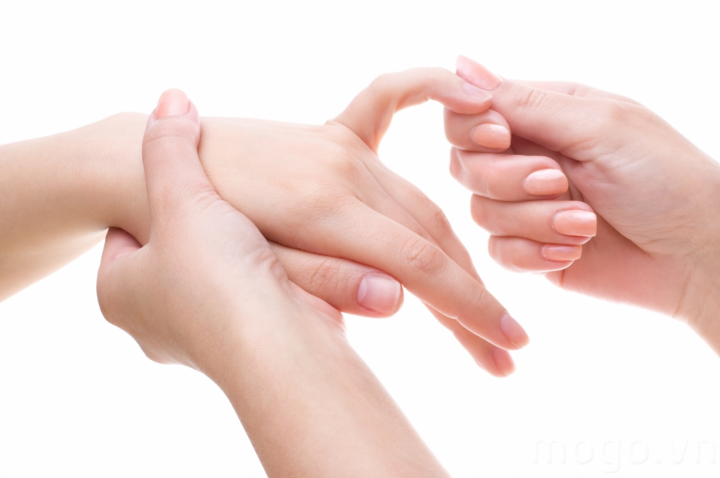 Chữa bệnh mất ngủ nhờ điểm bấm huyệt - 2