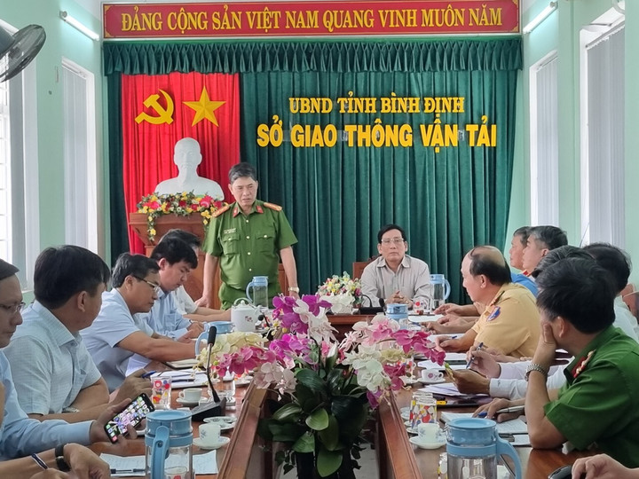 'Hung thần' xe ben liên tục gây tai nạn, Ban ATGT tỉnh Bình Định họp khẩn - 1