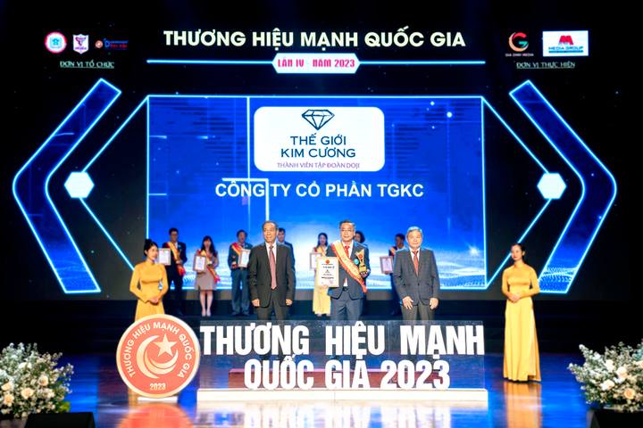 Thế Giới Kim Cương được vinh danh Top 10 Thương hiệu mạnh Quốc gia 2023 - 1