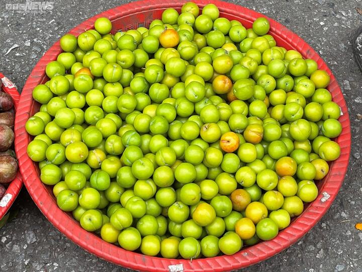 'Chợ mạng' rao bán 200.000 đồng/kg mận Mộc Châu - 2