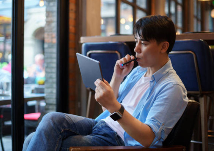 Chuyên gia: Cần nghiên cứu kĩ tác động của thuốc lá thế hệ mới - 2