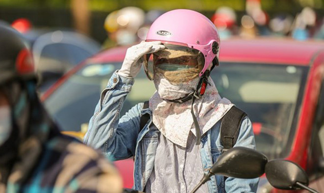 Chưa vào hè nhiều nơi đã trên 40 độ C, báo hiệu mùa nắng nóng khốc liệt - 1