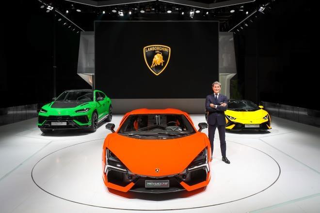Siêu xe hybrid Lamborghini Revuelto ra mắt châu Á - 1