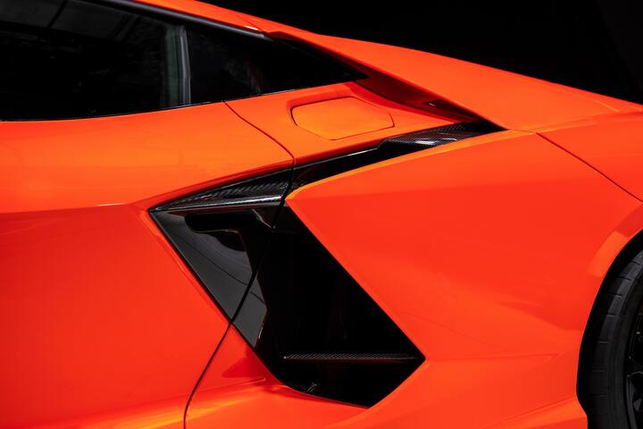 Siêu xe hybrid Lamborghini Revuelto ra mắt châu Á - 14