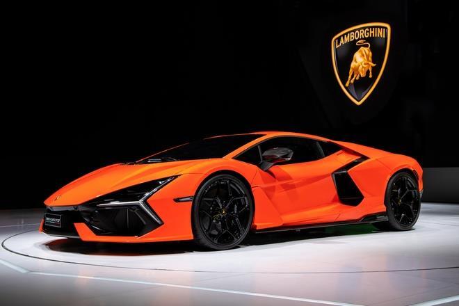 Siêu xe hybrid Lamborghini Revuelto ra mắt châu Á - 2