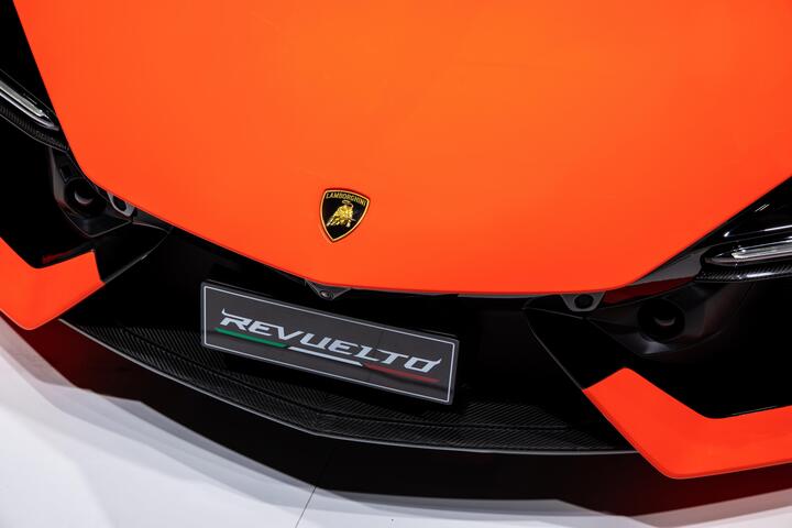 Siêu xe hybrid Lamborghini Revuelto ra mắt châu Á - 16