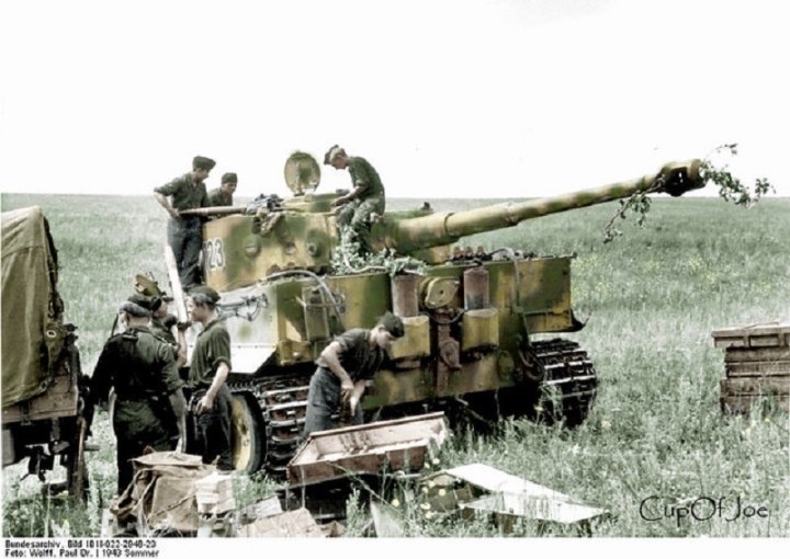 Mặt trận phía Đông: Trận chiến xe tăng lớn nhất trong lịch sử quân sự thế giới - 1