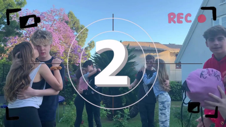 11 sao tuổi teen trên YouTube tố bị bóc lột, quấy rối tập thể - 4