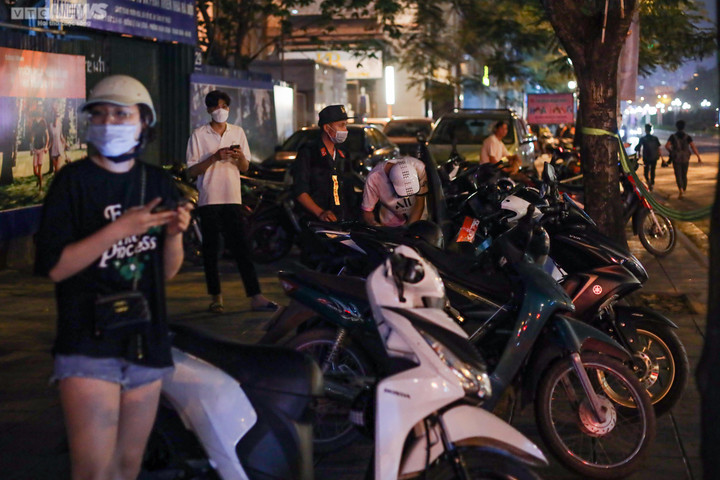 Vi phạm nồng độ cồn kịch khung, tài xế ở Hà Nội khóc xin tha - 7