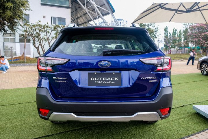 Subaru Outback 2023 ra mắt tại Việt Nam, giá 2,099 tỷ đồng - 4
