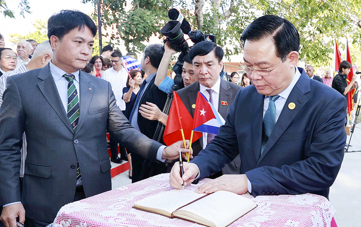 Công viên Hồ Chí Minh là công trình có ý nghĩa lịch sử tại Thủ đô Lahabana - 2