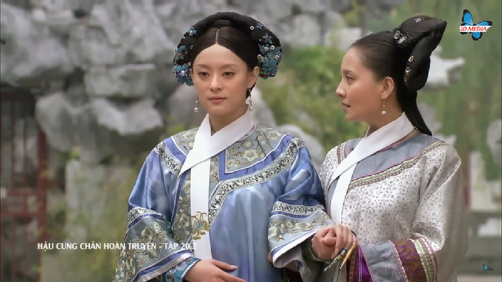 Vì sao phi tần của hoàng đế Trung Quốc mỗi bước đi đều có cung nữ đỡ tay? - 4