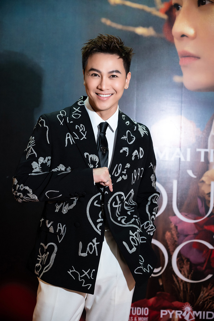 Mai Tiến Dũng: Tôi hát bằng cảm xúc thật trong những mối tình của mình - 1