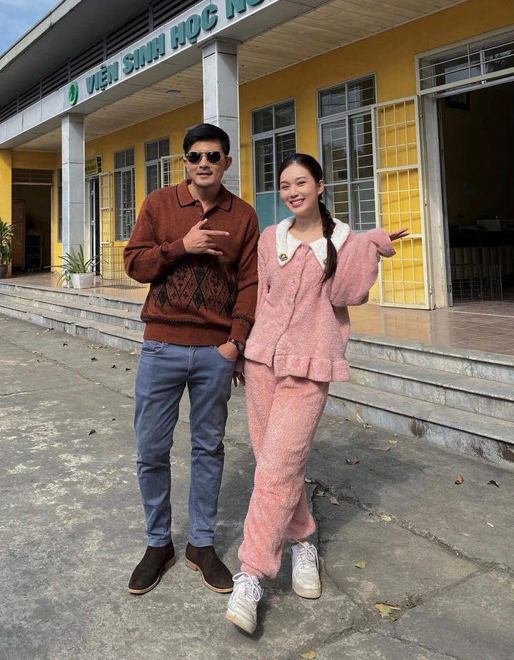 Vẻ xinh đẹp, nóng bỏng của 'tiểu tam’ phim ‘Gia đình mình vui bất thình lình’ - 1