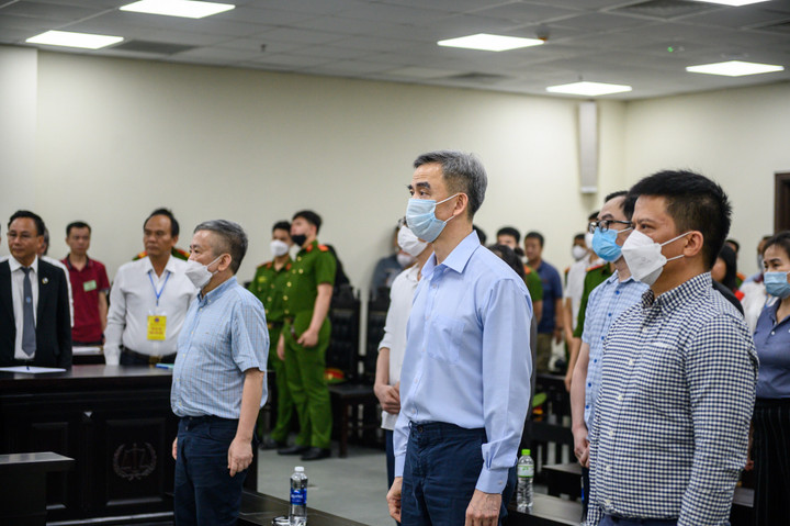 Cựu Giám đốc Bệnh viện Tim Hà Nội Nguyễn Quang Tuấn bị tuyên 3 năm tù - 1