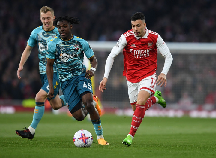 Hòa đội cuối bảng, Arsenal dễ mất ngôi đầu Ngoại Hạng Anh - 1