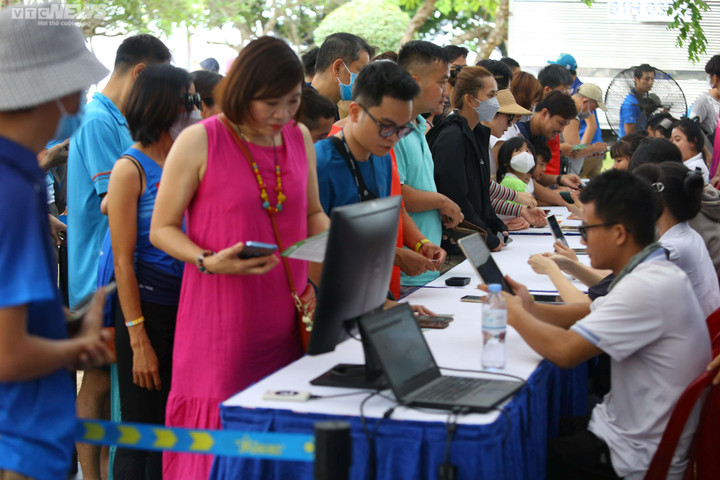 Hàng nghìn VĐV hâm nóng không khí OneWay Marathon Vũng Tàu 2023 - 2