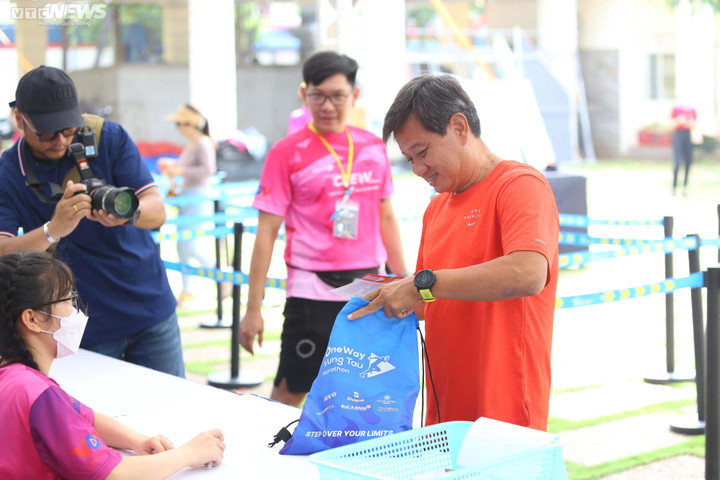 Hàng nghìn VĐV hâm nóng không khí OneWay Marathon Vũng Tàu 2023 - 5