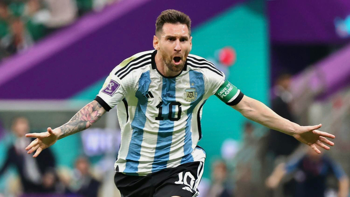 Messi nhận hattrick danh hiệu cá nhân năm 2022 - 1
