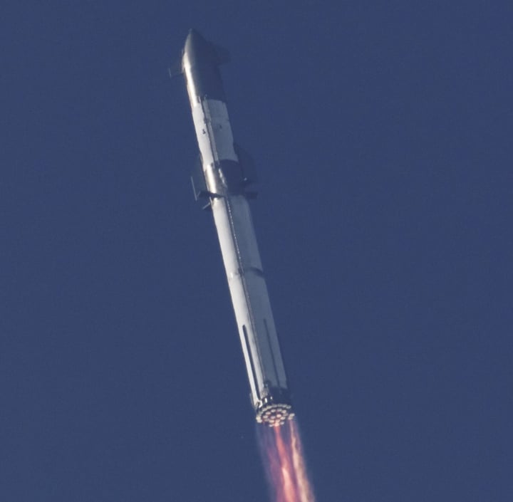 Vụ phóng tên lửa của Elon Musk có thực sự thành công? - 1
