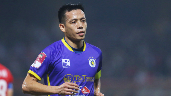 Văn Quyết vẫn là cầu thủ nội xuất sắc bậc nhất V-League dù đã 32 tuổi.