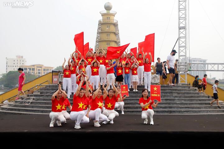 Sôi động giải bơi chải ở Lễ hội Đền Hùng - 6