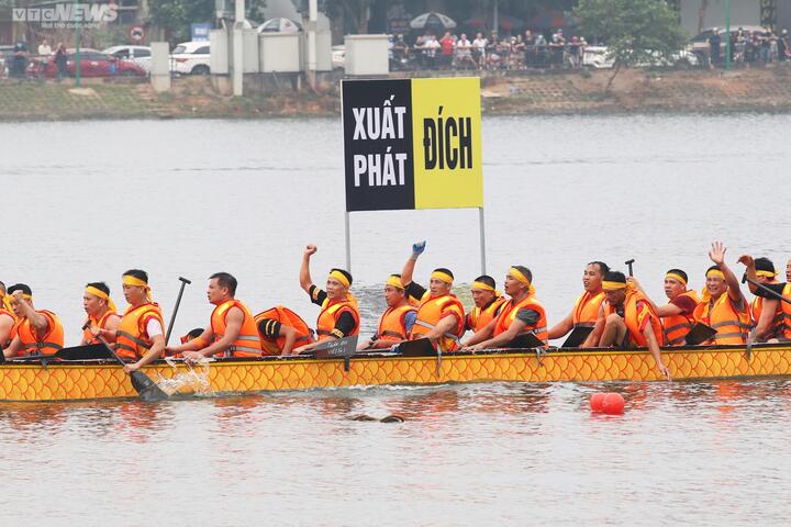 Sôi động giải bơi chải ở Lễ hội Đền Hùng - 14
