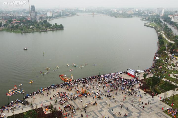 Sôi động giải bơi chải ở Lễ hội Đền Hùng - 1